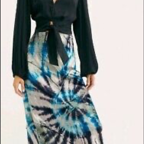 Free People Dresses & Skirts - Free people crushed velvet tie dye skirt